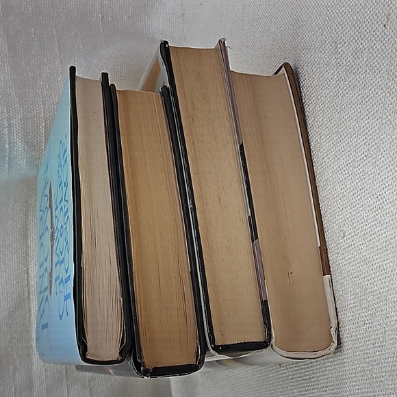 Sandra Brown Novel Bundle - Picture 15 of 16